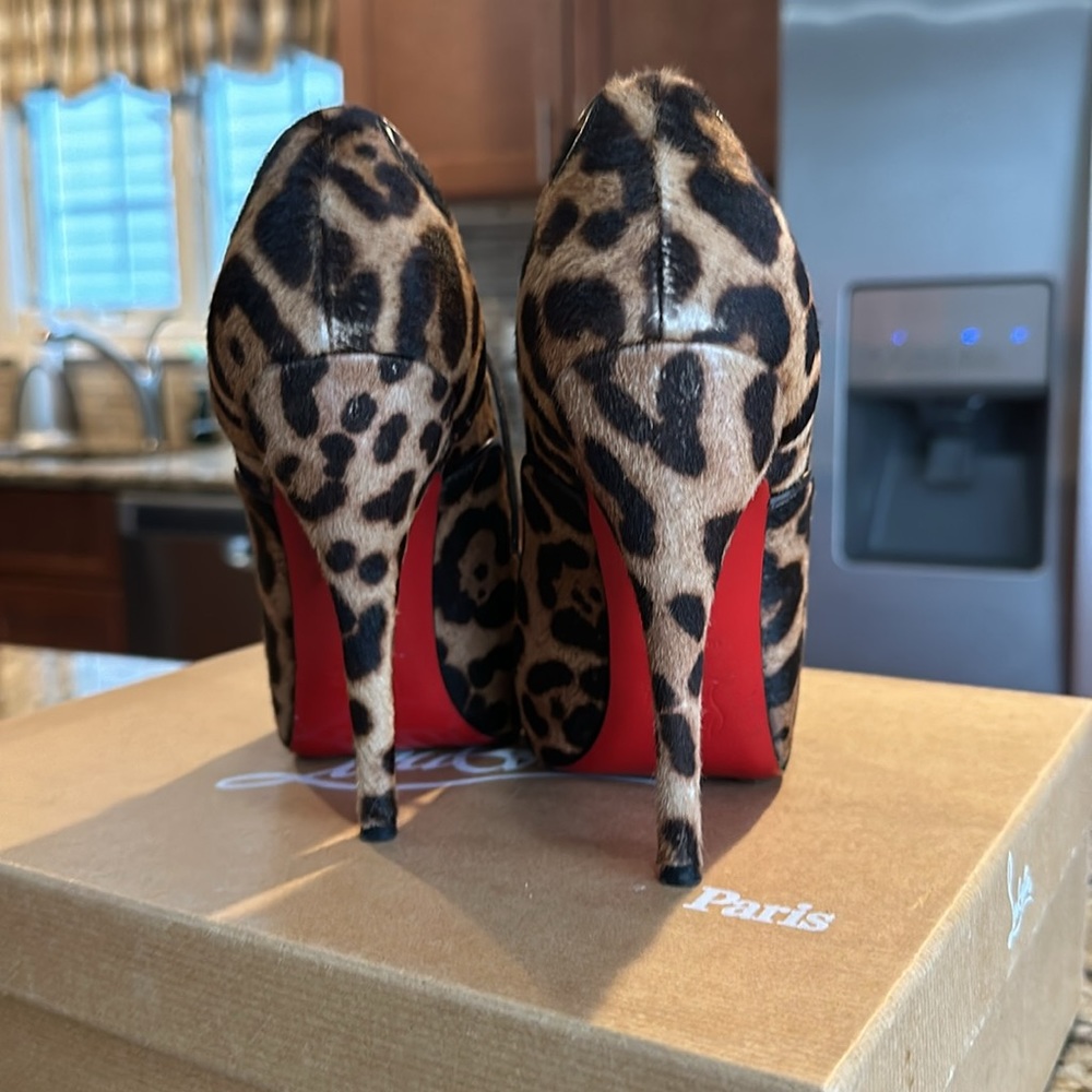 Red bottoms - Picture 2 of 7
